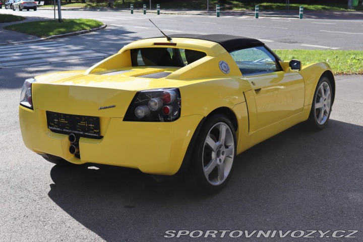 Opel Speedster 2.2 16V 108kW 23 TIS KM Č 2002