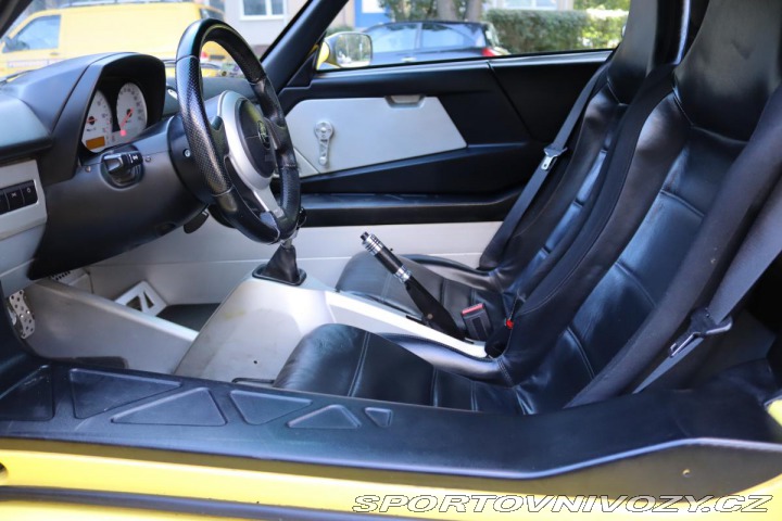 Opel Speedster 2.2 16V 108kW 23 TIS KM Č 2002