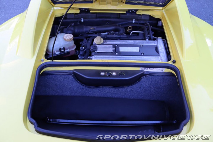 Opel Speedster 2.2 16V 108kW 23 TIS KM Č 2002