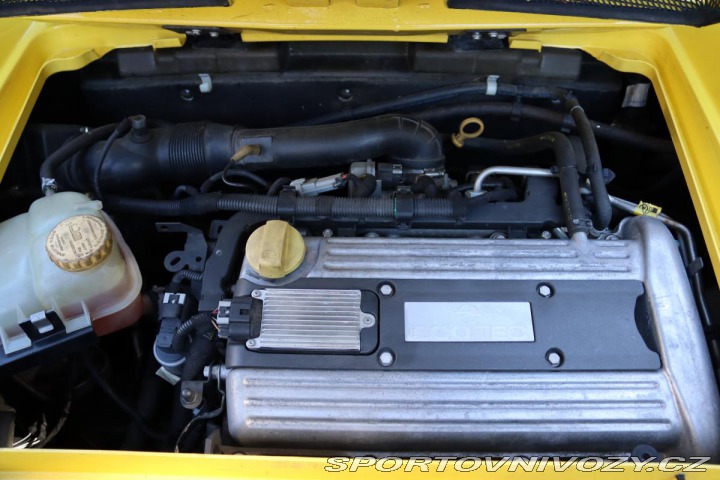 Opel Speedster 2.2 16V 108kW 23 TIS KM Č 2002