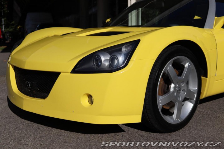Opel Speedster 2.2 16V 108kW 23 TIS KM Č 2002