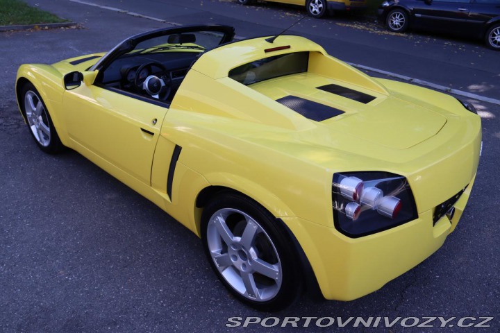 Opel Speedster 2.2 16V 108kW 23 TIS KM Č 2002