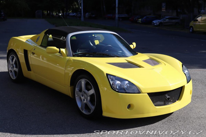 Opel Speedster 2.2 16V 108kW 23 TIS KM Č 2002