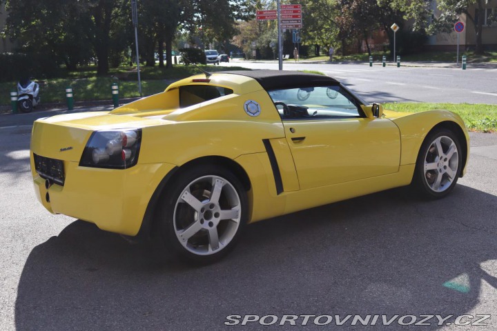 Opel Speedster 2.2 16V 108kW 23 TIS KM Č 2002