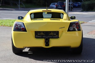 Opel Speedster 2.2 16V 108kW 23 TIS KM Č 2002