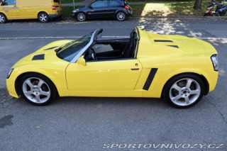 Opel Speedster 2.2 16V 108kW 23 TIS KM Č 2002