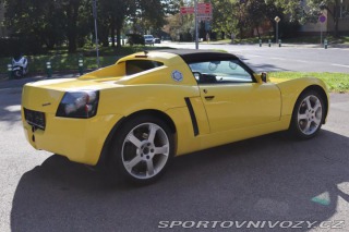 Opel Speedster 2.2 16V 108kW 23 TIS KM Č 2002