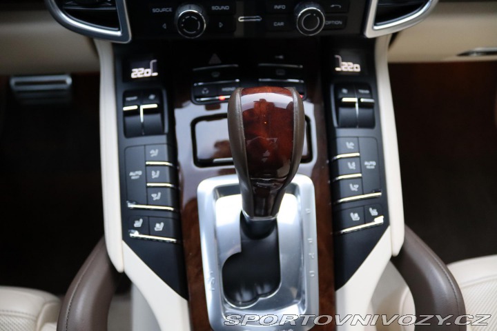 Porsche Cayenne S 4.8 V8 4X4 294kW ČR 2011