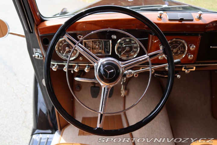 Mercedes-Benz Ostatní modely W187 220B CABRIO 1952