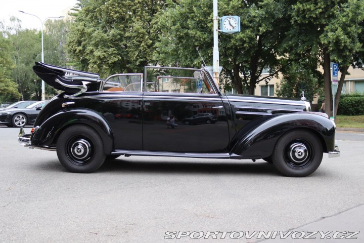 Mercedes-Benz Ostatní modely W187 220B CABRIO 1952
