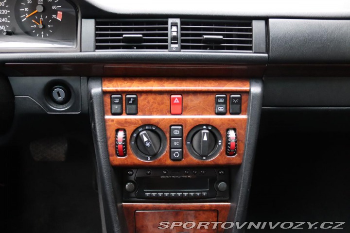 Mercedes-Benz Ostatní modely 124 124 320CE AT 162kW 1992