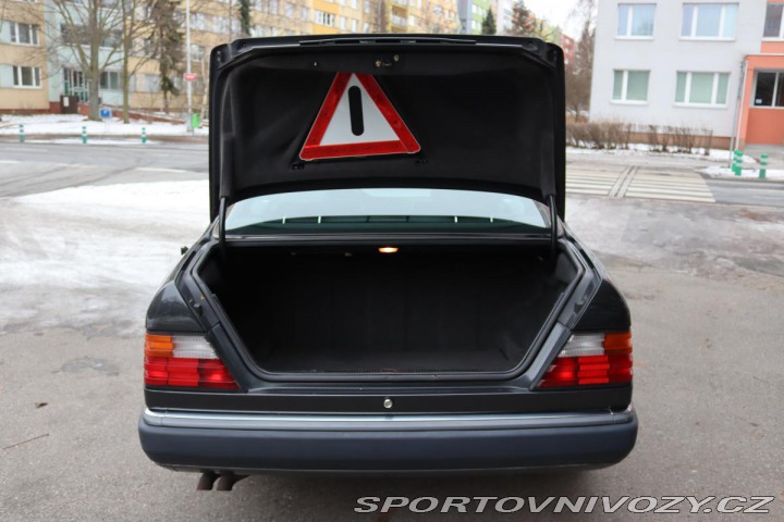 Mercedes-Benz Ostatní modely 124 124 320CE AT 162kW 1992
