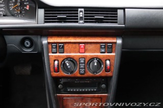 Mercedes-Benz Ostatní modely 124 124 320CE AT 162kW 1992