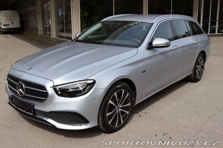 Mercedes-Benz E E 300e PLUG-IN HYBRID KOM 2021