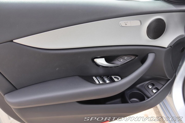 Mercedes-Benz E E 300e PLUG-IN HYBRID KOM 2021