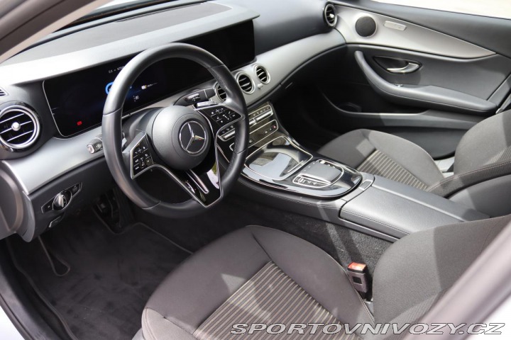 Mercedes-Benz E E 300e PLUG-IN HYBRID KOM 2021