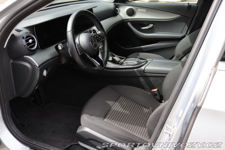 Mercedes-Benz E E 300e PLUG-IN HYBRID KOM 2021