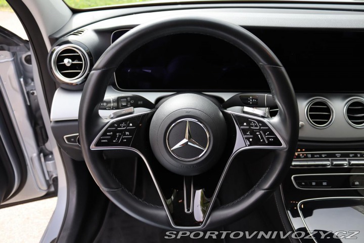Mercedes-Benz E E 300e PLUG-IN HYBRID KOM 2021