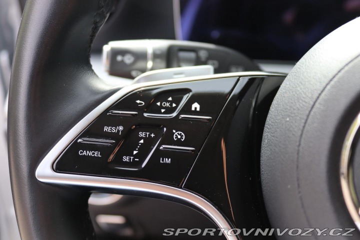 Mercedes-Benz E E 300e PLUG-IN HYBRID KOM 2021
