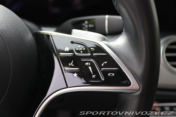 Mercedes-Benz E E 300e PLUG-IN HYBRID KOM 2021