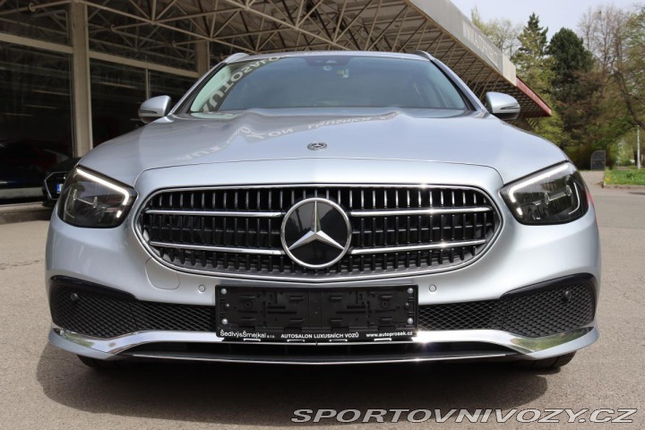 Mercedes-Benz E E 300e PLUG-IN HYBRID KOM 2021