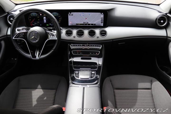 Mercedes-Benz E E 300e PLUG-IN HYBRID KOM 2021
