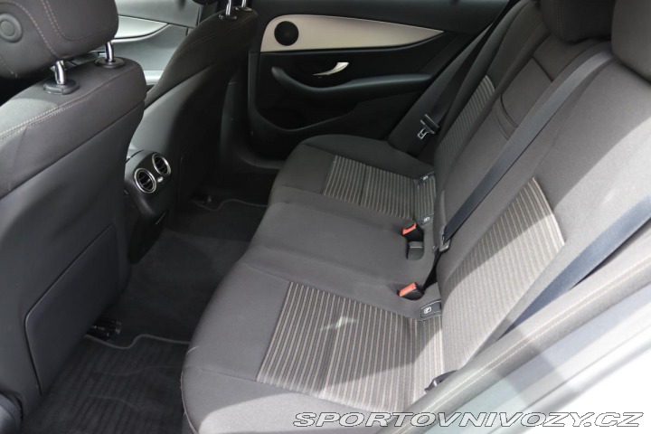 Mercedes-Benz E E 300e PLUG-IN HYBRID KOM 2021