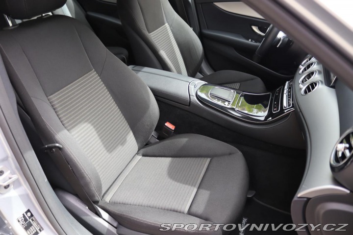 Mercedes-Benz E E 300e PLUG-IN HYBRID KOM 2021