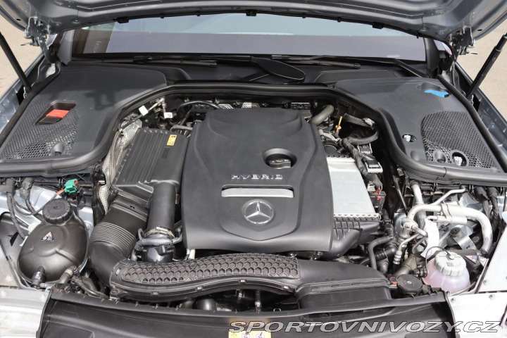 Mercedes-Benz E E 300e PLUG-IN HYBRID KOM 2021