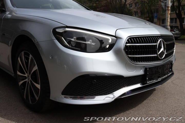 Mercedes-Benz E E 300e PLUG-IN HYBRID KOM 2021