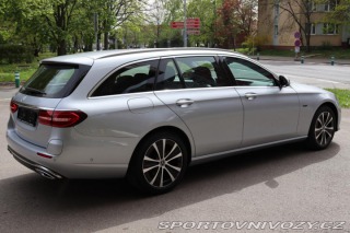 Mercedes-Benz E E 300e PLUG-IN HYBRID KOM 2021
