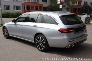 Mercedes-Benz E E 300e PLUG-IN HYBRID KOM 2021
