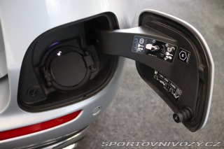 Mercedes-Benz E E 300e PLUG-IN HYBRID KOM 2021