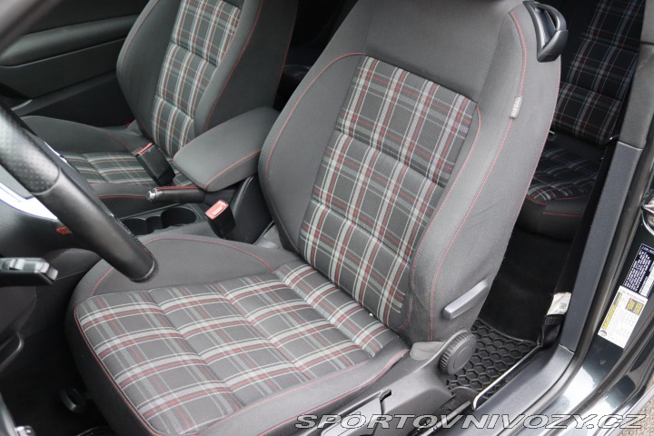 Volkswagen Golf GTI 2.0TSI 147kW S 2011