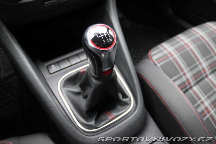 Volkswagen Golf GTI 2.0TSI 147kW S 2011