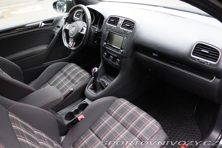 Volkswagen Golf GTI 2.0TSI 147kW 2011