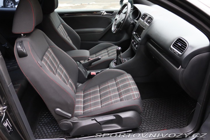 Volkswagen Golf GTI 2.0TSI 147kW S 2011