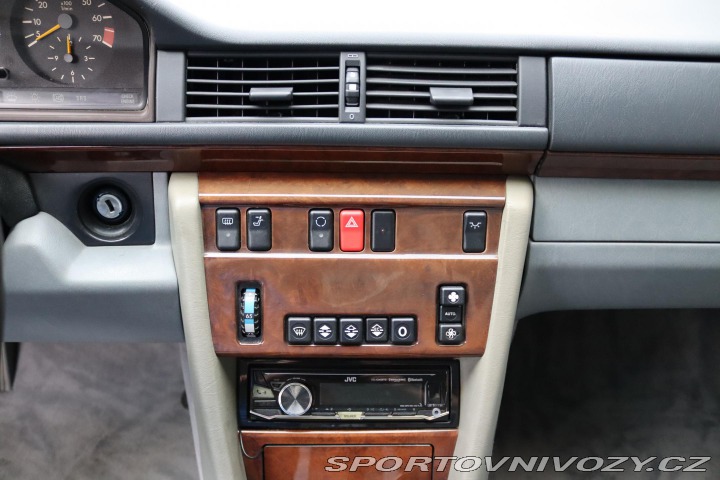 Mercedes-Benz Ostatní modely 124 320CE 162kW 1994