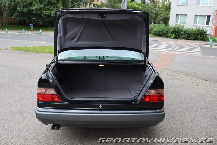 Mercedes-Benz Ostatní modely 124 320CE 162kW 1994