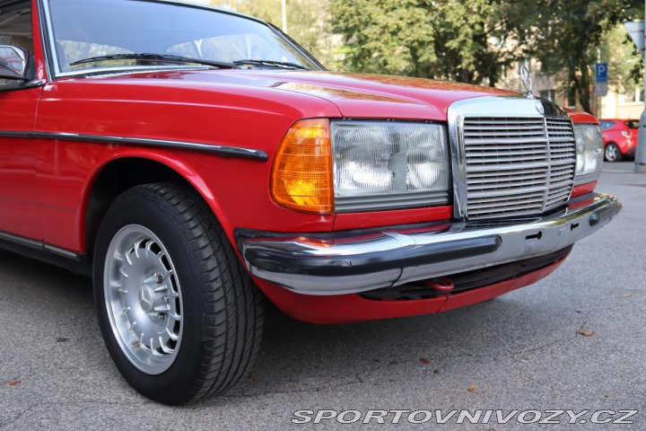 Mercedes-Benz Ostatní modely 123 230CE KUPÉ AUTOMAT 100kW 1981