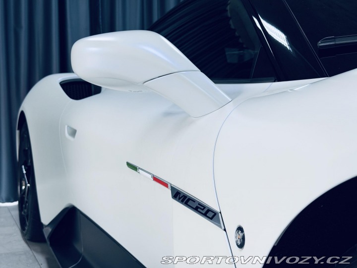 Maserati MC20 NOVITEC Bianco REZERVACE 2021
