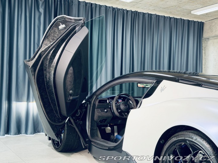 Maserati MC20 NOVITEC Bianco REZERVACE 2021