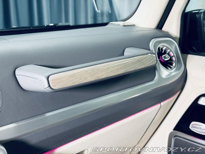 Mercedes-Benz Ostatní modely Třídy G G 450d AMG SUPERIOR NEZ.T 2025