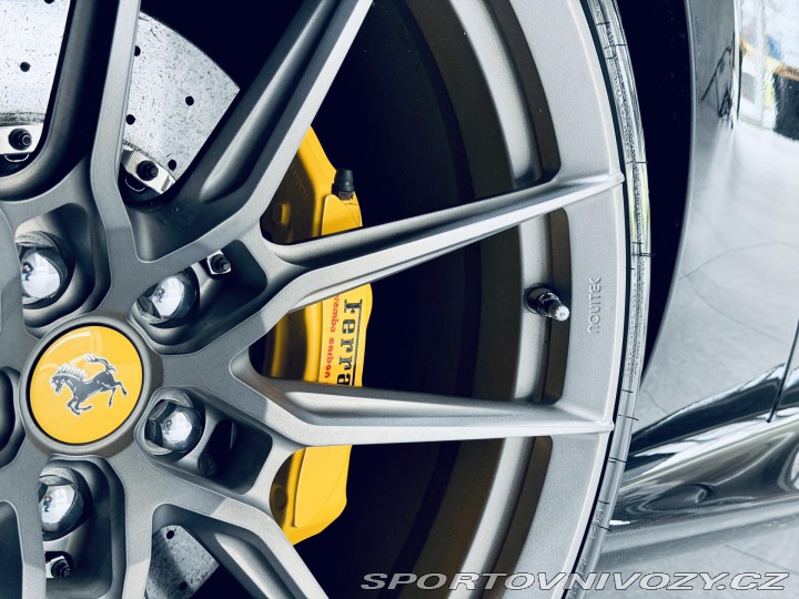 Ferrari Roma CARBON FULL NOVITEC ZÁRUK 2021