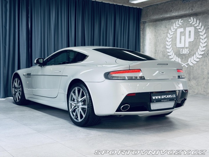 Aston Martin V8 Vantage 4.7L V8 2013