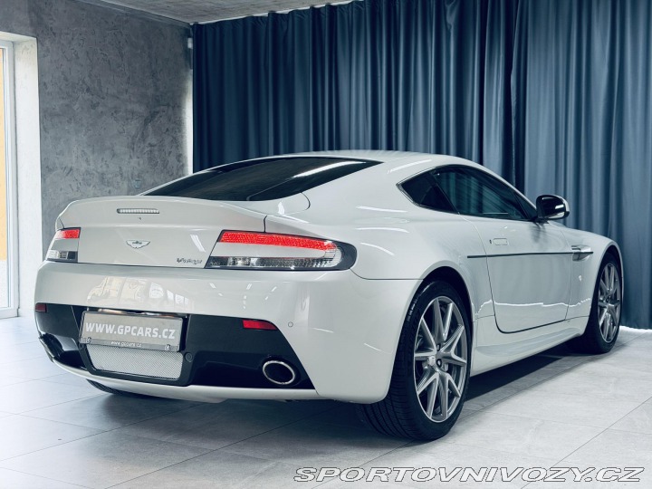 Aston Martin V8 Vantage 4.7L V8 2013