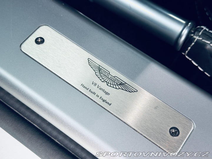 Aston Martin V8 Vantage 4.7L V8 2013