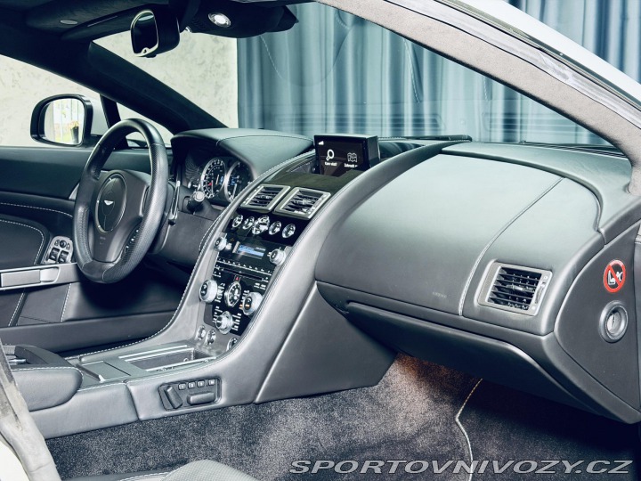 Aston Martin V8 Vantage 4.7L V8 2013