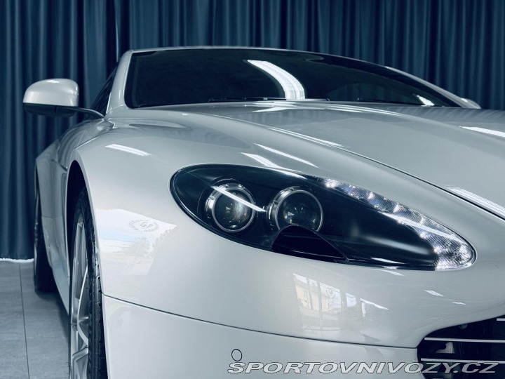 Aston Martin V8 Vantage 4.7L V8 2013