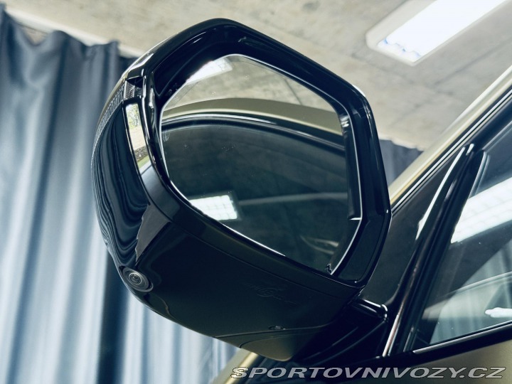 Lamborghini Urus SE*NOVÉ*MAT*AKRAPOVIC* 2025